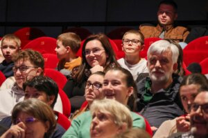 Public dans la salle Odyssée à Orvault pour les Rencontres Bagatelle