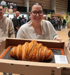 Concours de croissant XXL Foire de Béré 2025, Eugénie Macé.
